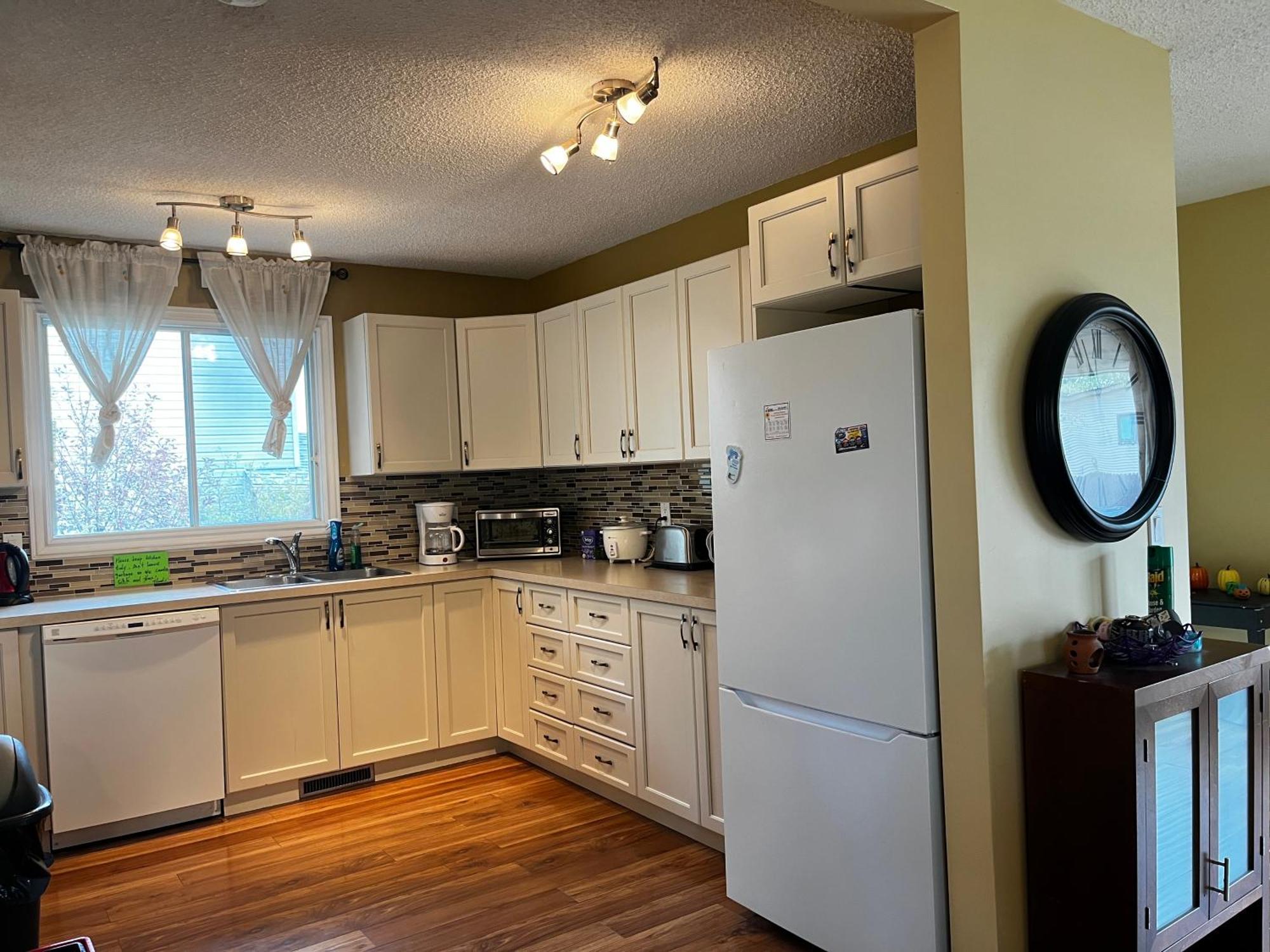 Homestay Beautiful Close Airport! Calgary