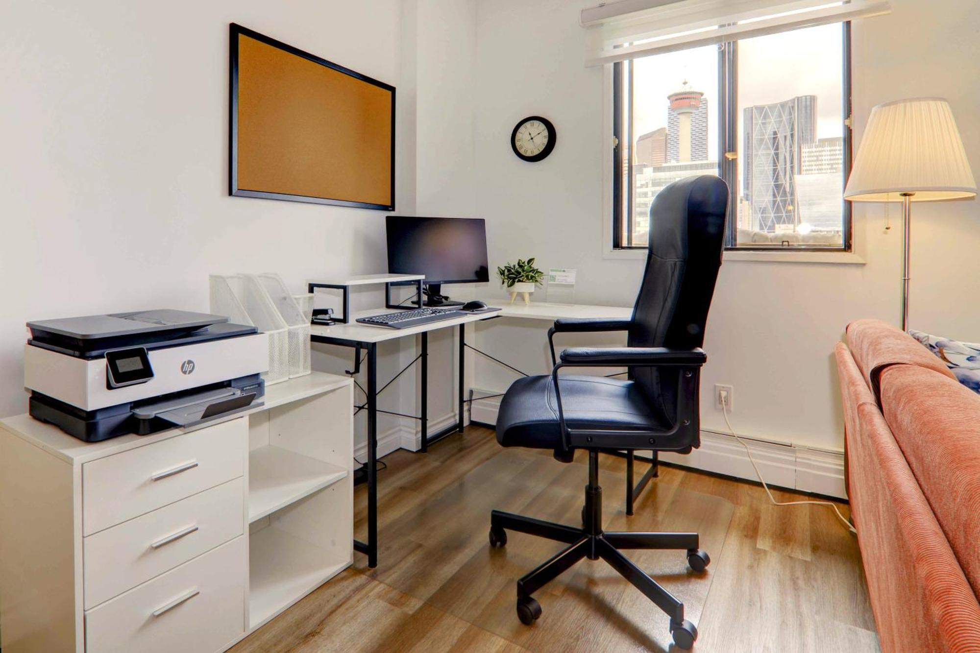 Apartment Corner 2br, Stampede & Dt Views By Doorbed