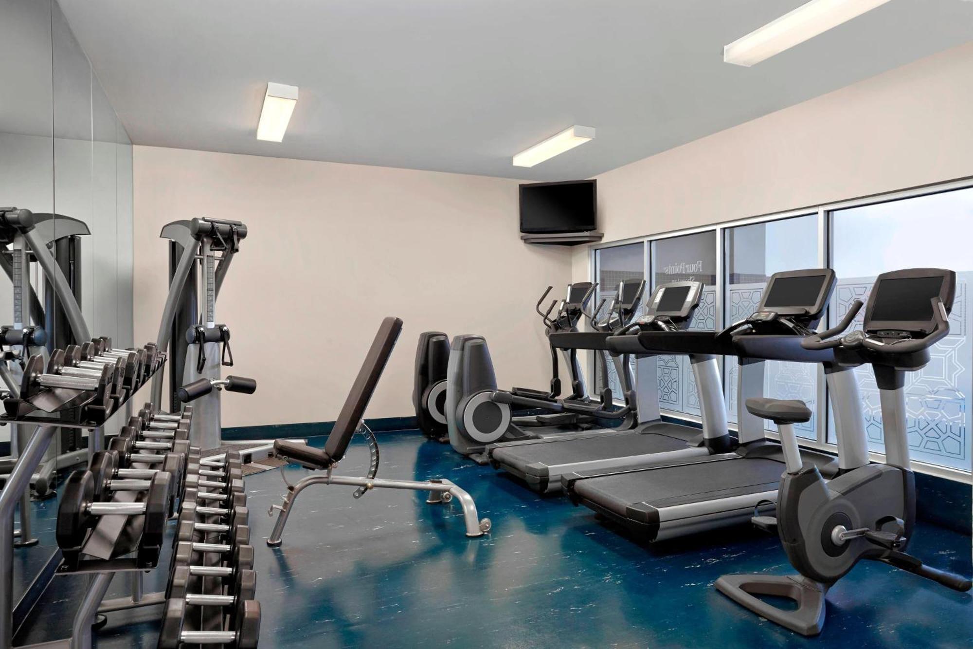 Hotel Four Points By Sheraton & West Calgary