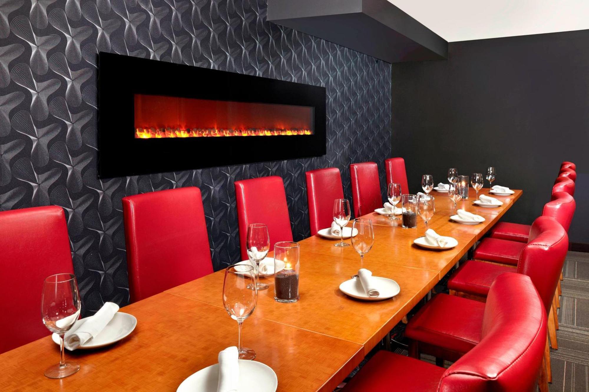 Four Points By Sheraton & West Calgary