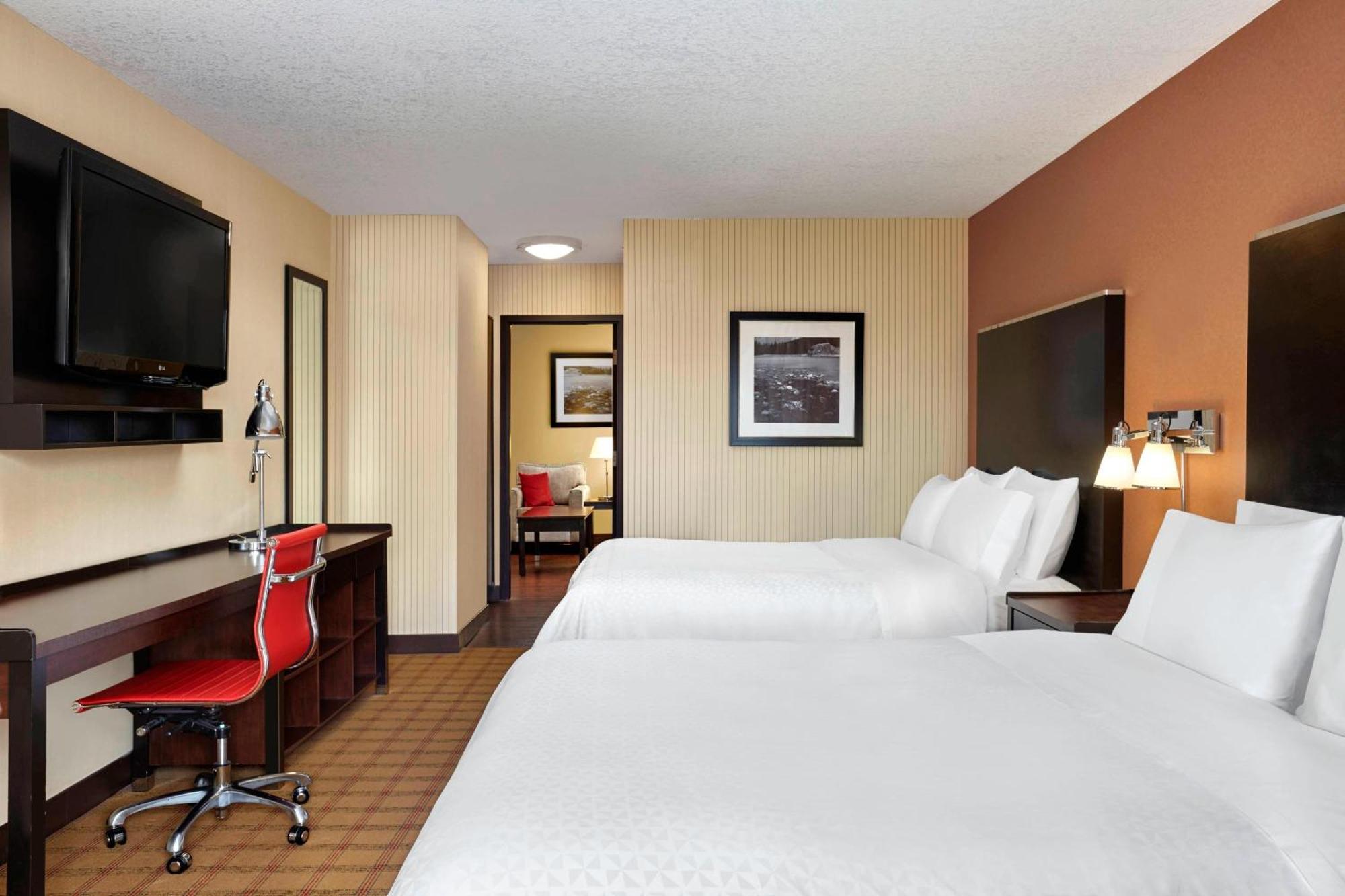 Four Points By Sheraton & West Hotel Calgary