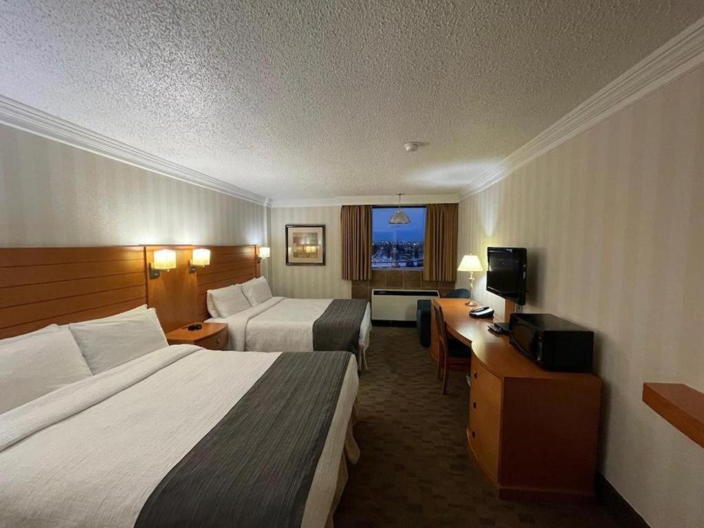 The Glenmore & Convention Centre Hotel Calgary