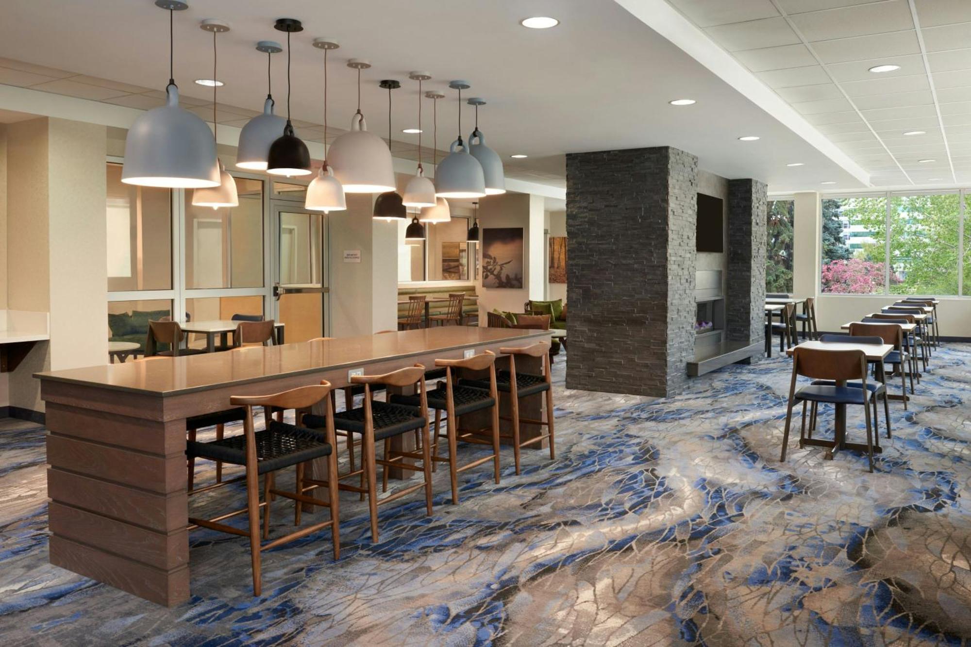 Hotel Fairfield & By Marriott Downtown 3*