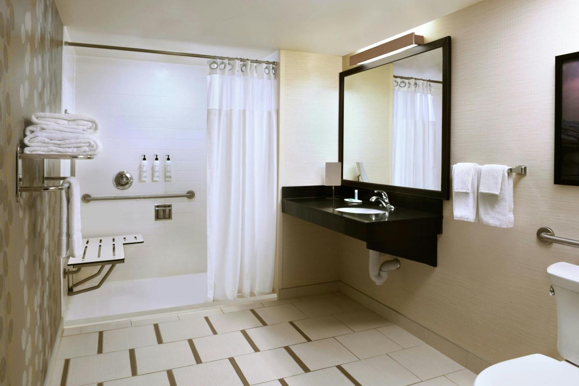 Fairfield & By Marriott Downtown Hotel