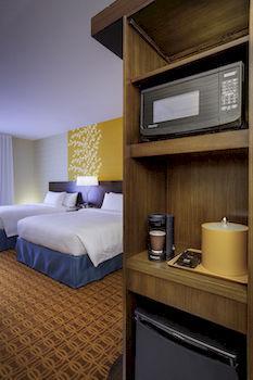 Fairfield & By Marriott Downtown Hotel Calgary