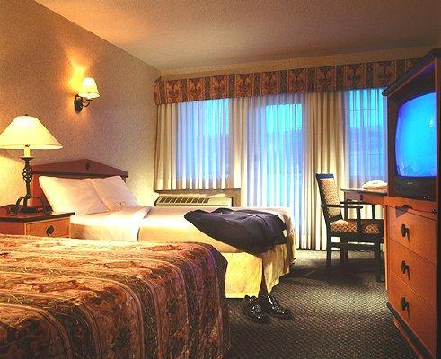 Four Points By Sheraton & West Hotel