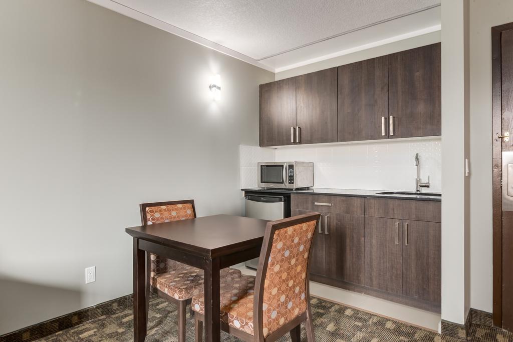 Airport Traveller's Motel Calgary