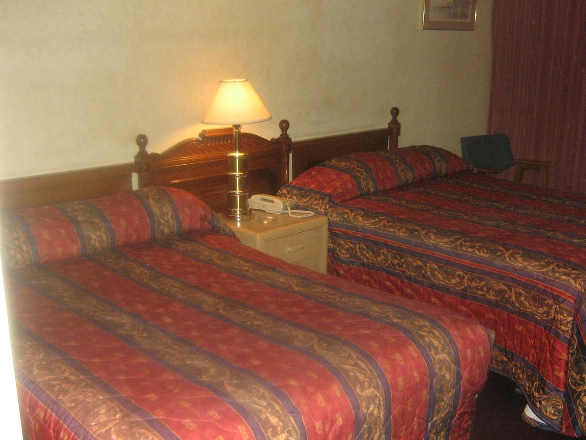 Motel Town And Country Motor
