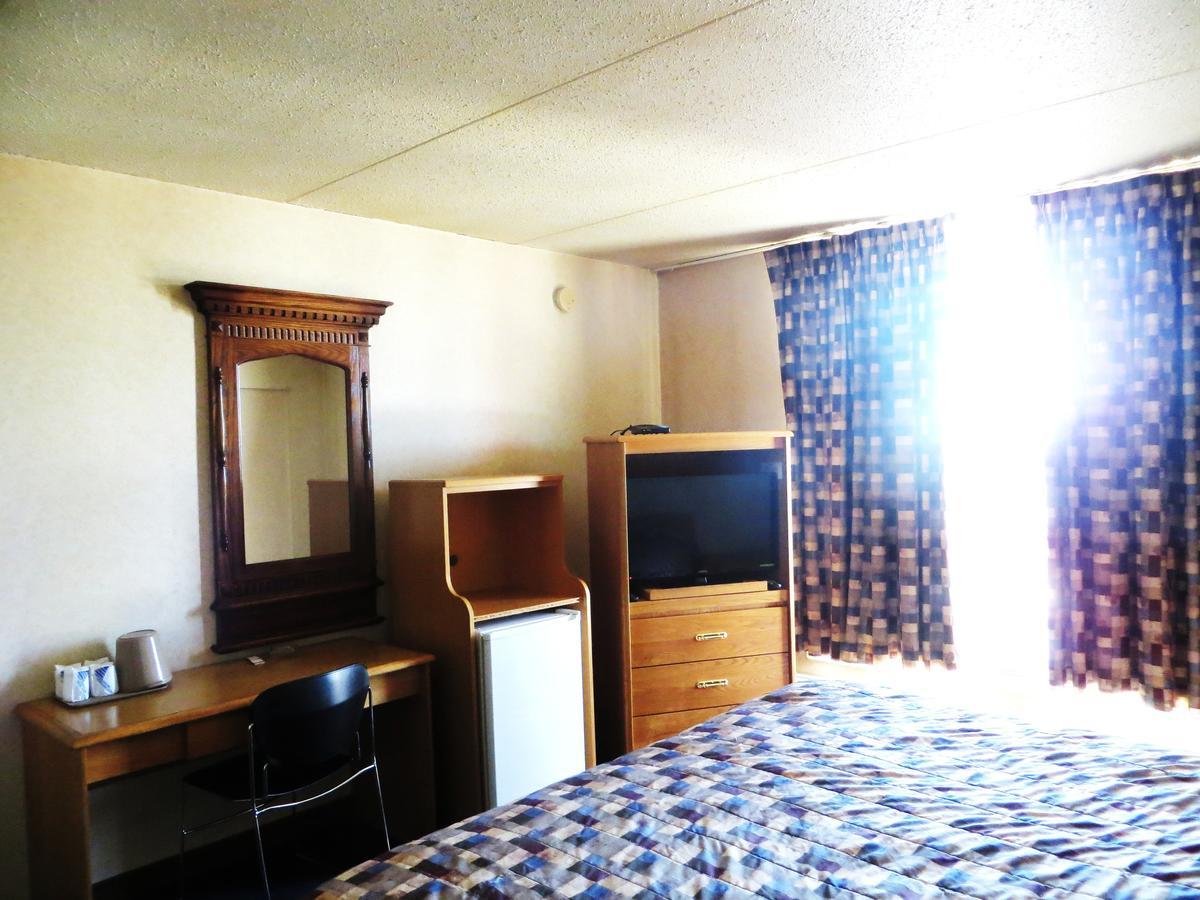 Motel Town And Country Motor Calgary