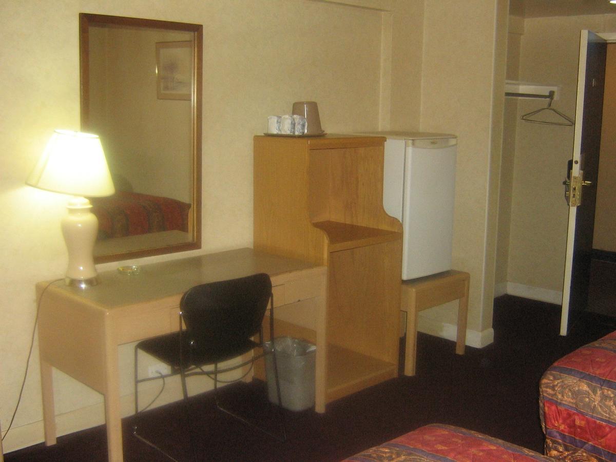 Motel Town And Country Motor