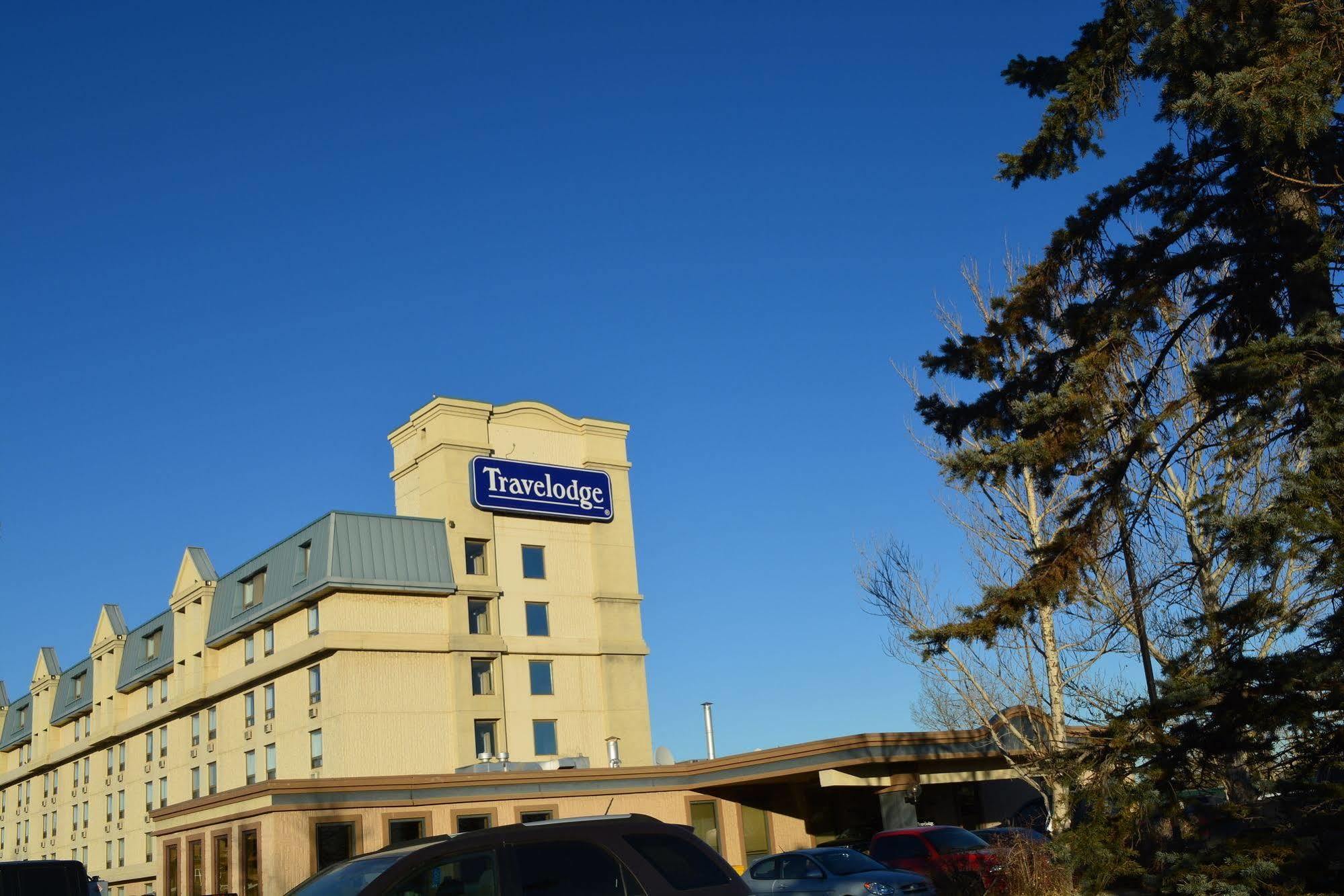 Hotel Emerald & Airport Calgary