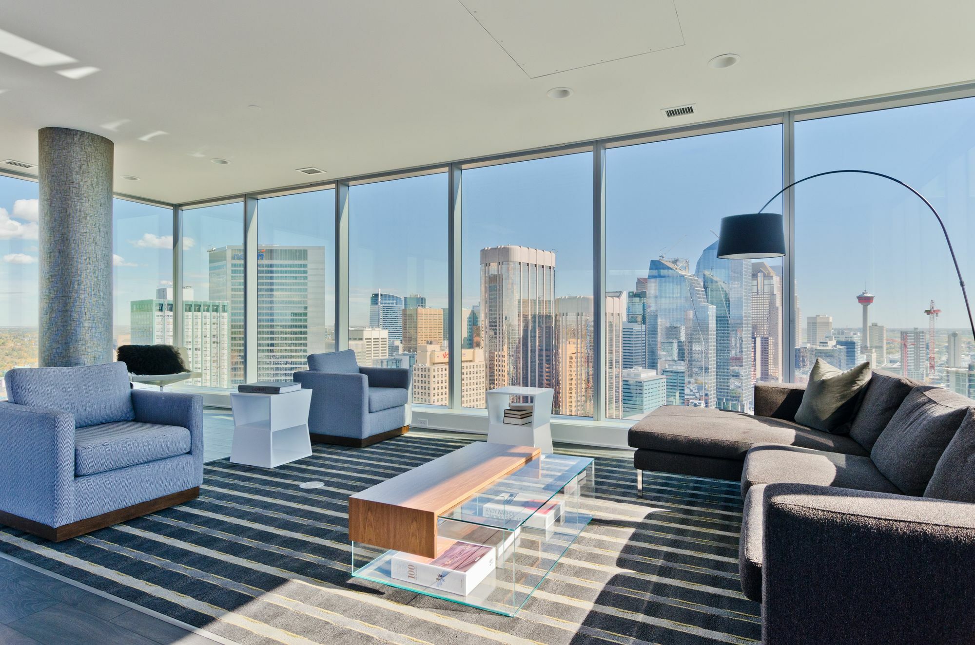 Digs On 10th Apartment *