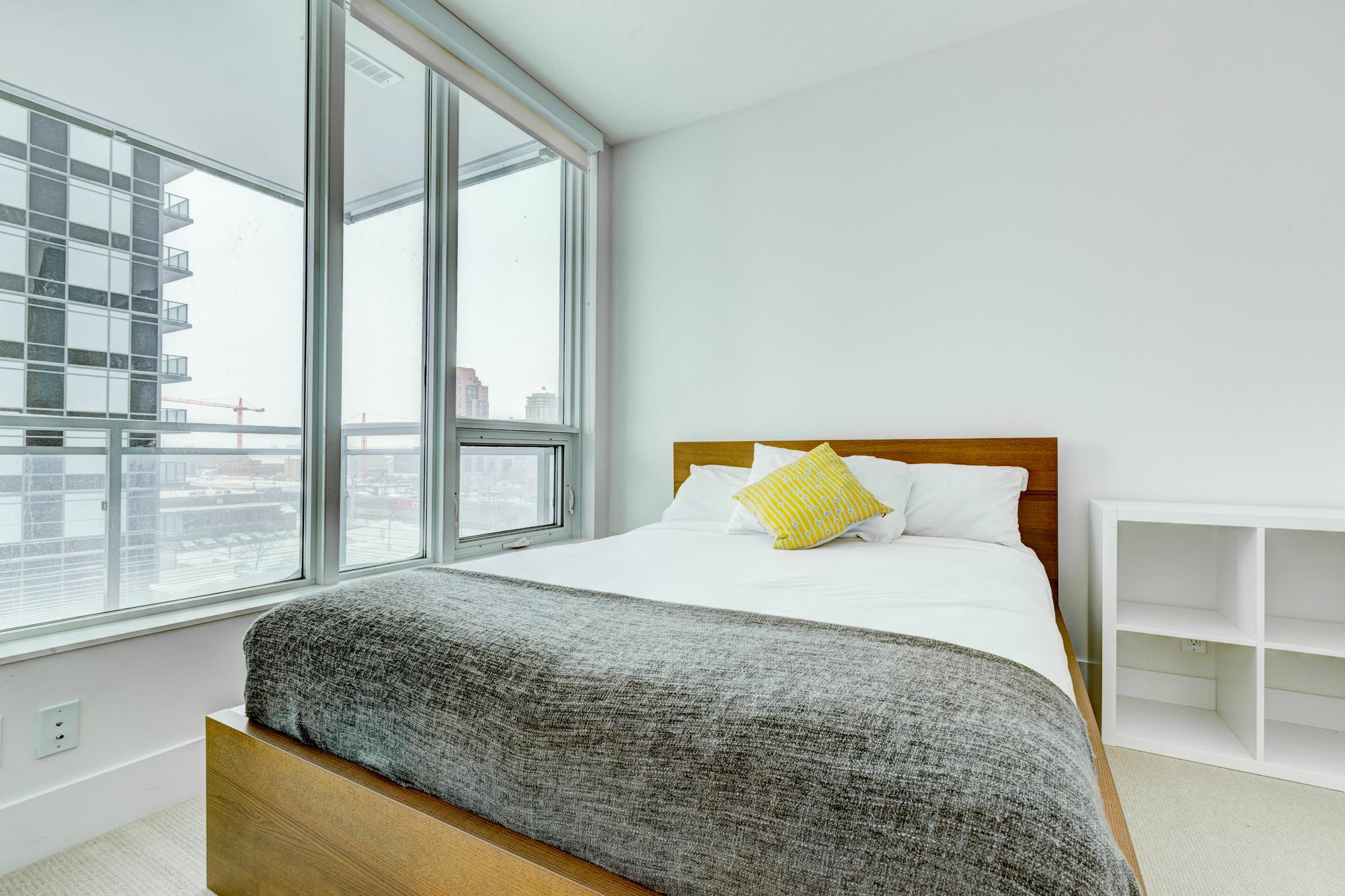 Apartment Digs On 10th *