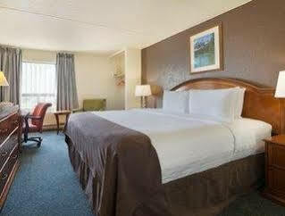 Travelodge Macleod Trail