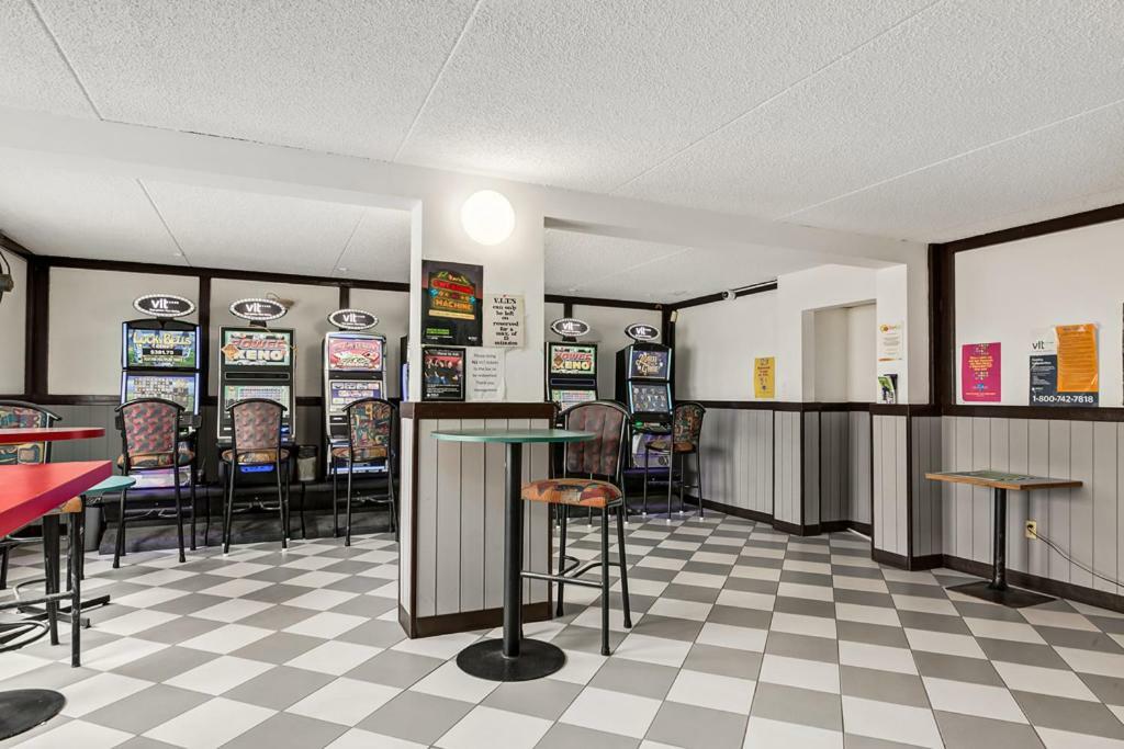 Airport Traveller's Motel 2*