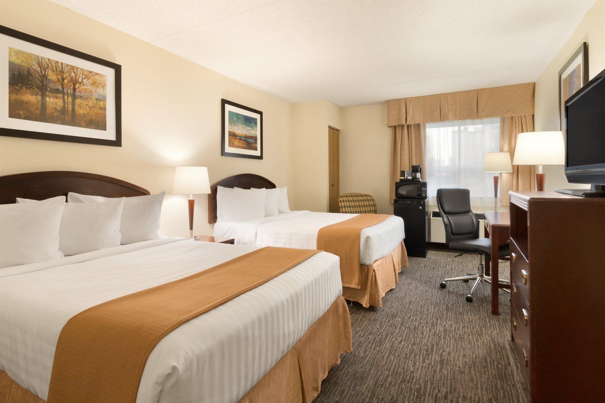 Hotel Emerald & Airport Calgary