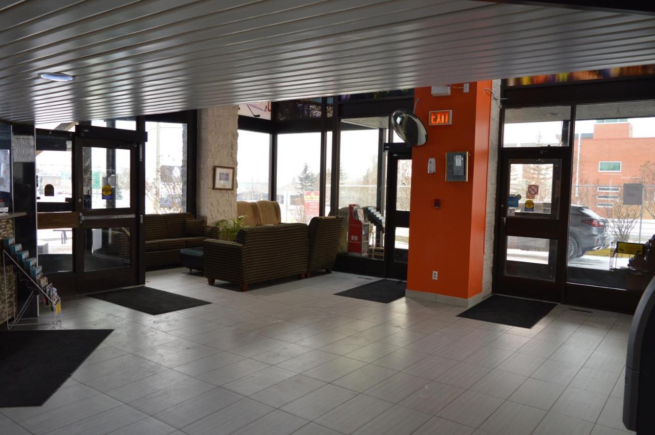 Airport Traveller's Motel 2*